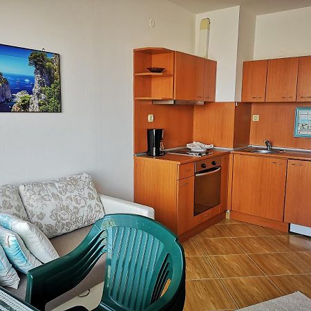 Complex Golden Dreams Aparthotel Pantai Sunny Bagian luar foto