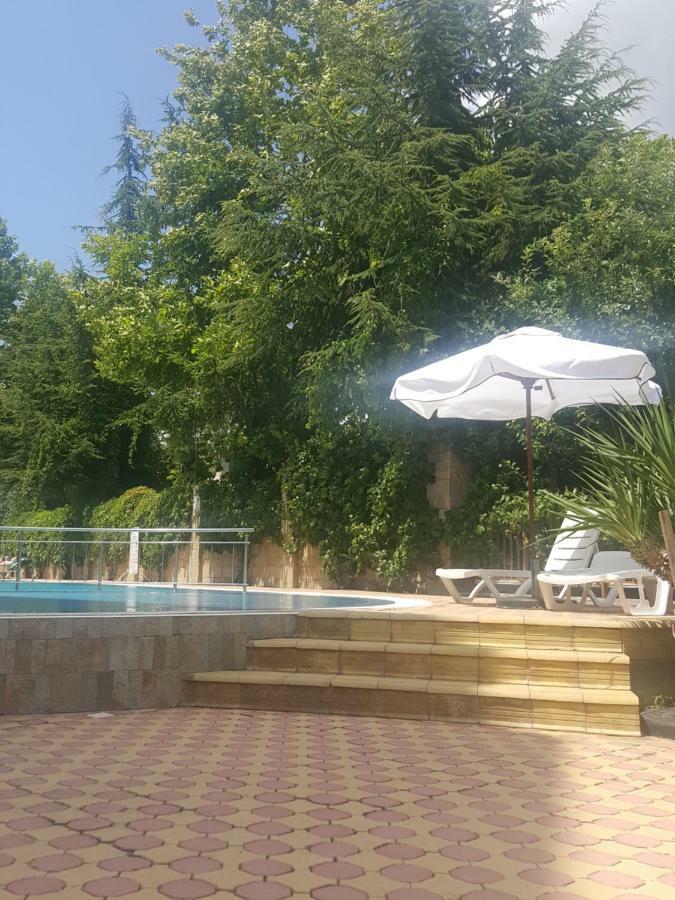 Complex Golden Dreams Aparthotel Pantai Sunny Bagian luar foto