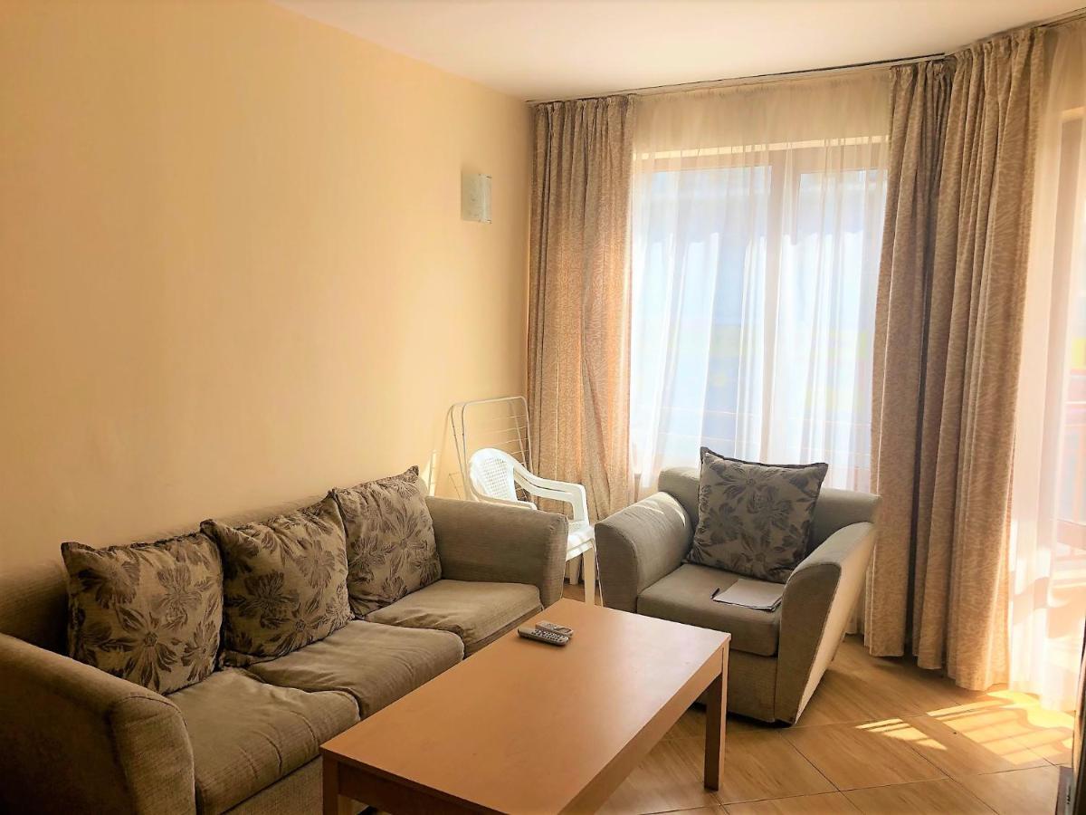 Complex Golden Dreams Aparthotel Pantai Sunny Bagian luar foto